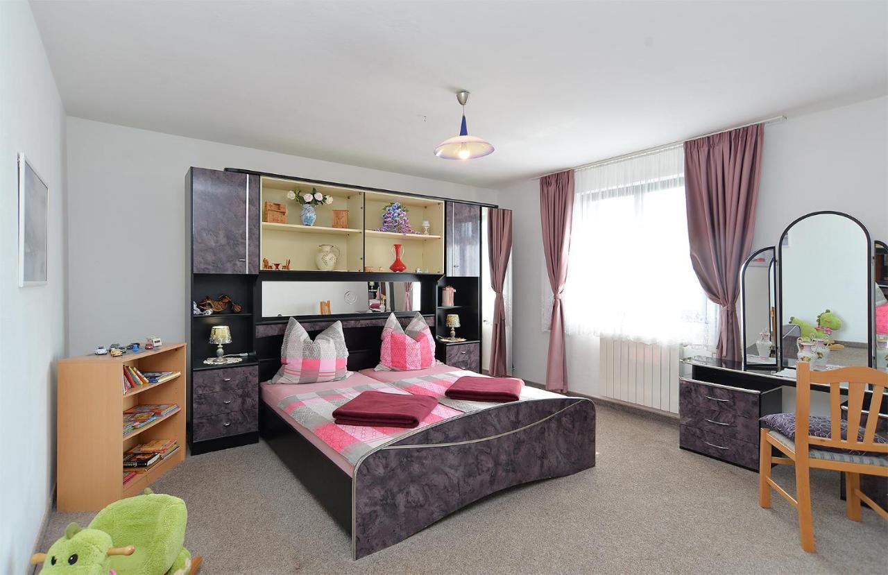 Apartments Anka 1223 Peroj Kültér fotó